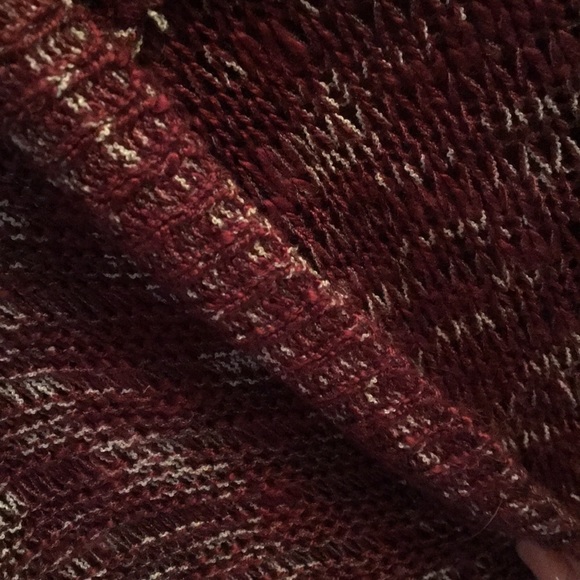 NEVER WORN maroon and white heavy cardigan - Picture 4 of 5